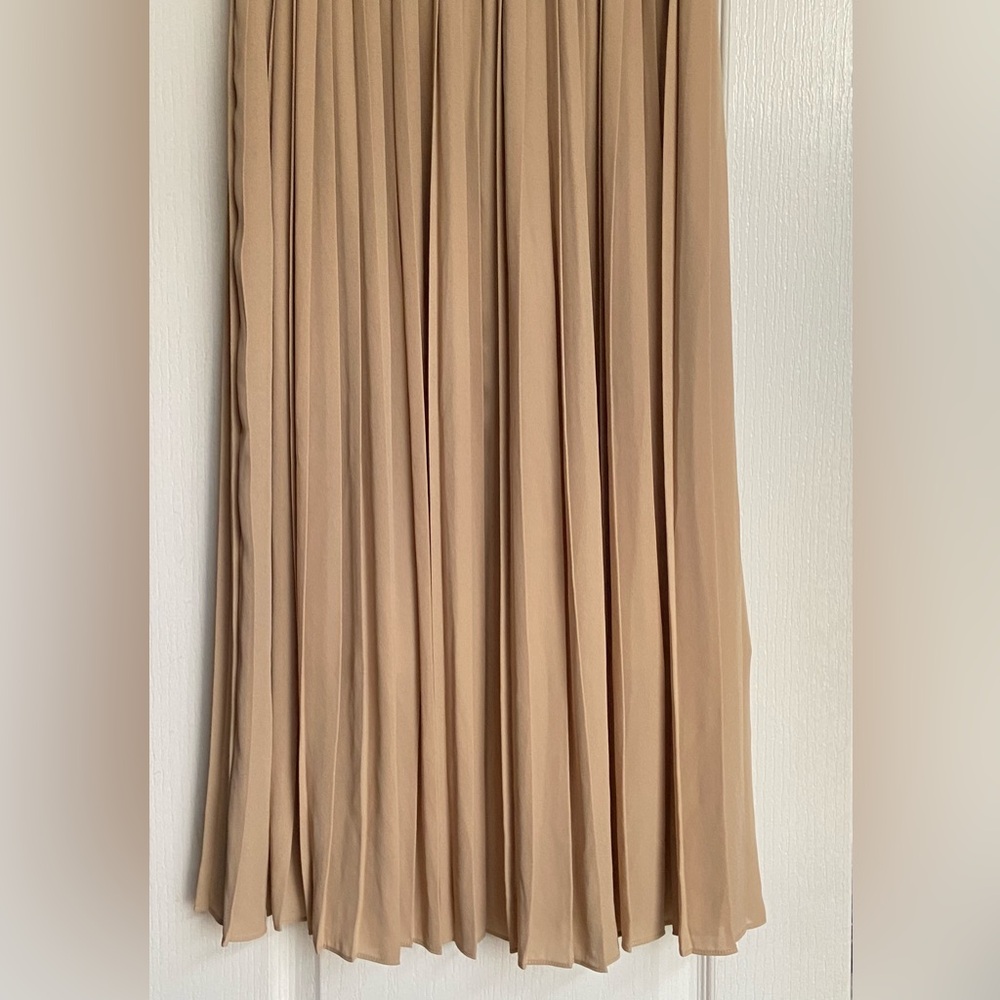 Uniqlo Tan Midi Pleated A-line Skirt - Picture 6 of 8